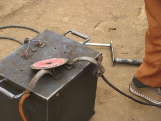 A close up view of these \"safety first\" connections on the welder is worth it.
