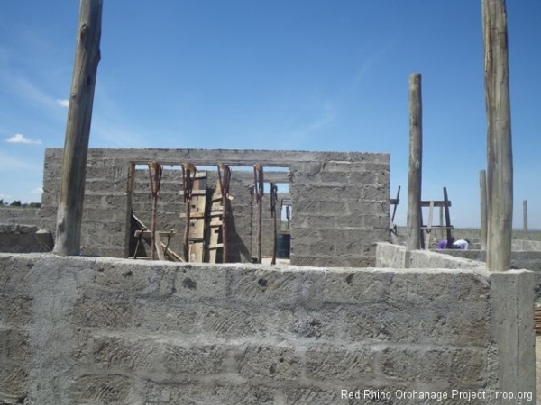 The kitchen looked like this after we took down the lintel forms