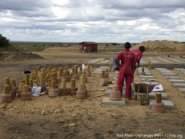 The guys from H-Tess came with their foundation pilings,