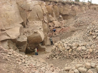The quarries are lined up for several kilometers along a narrow stretch of old dry river bed.